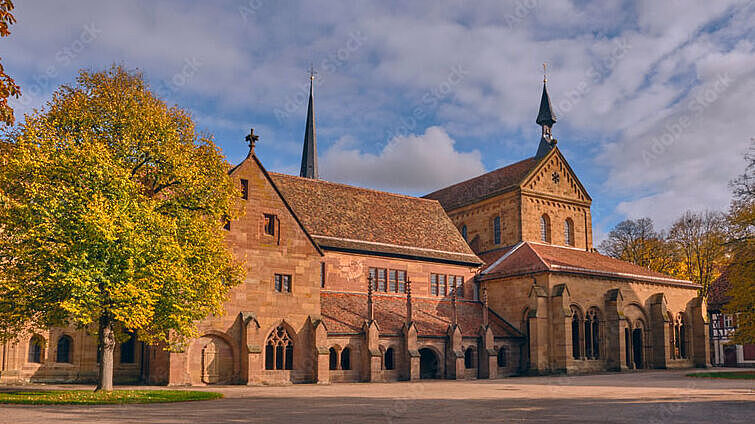 Klosteranlage Maulbronn mit Kosterhof und Baumbestand. Klosteranlage Maulbronn mit Kosterhof und Baumbestand.
