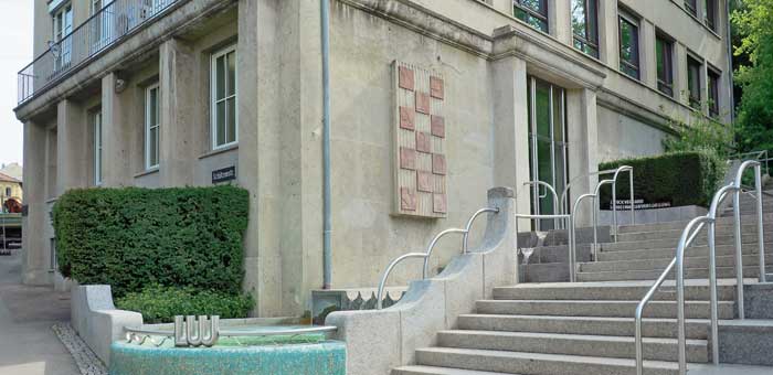 Eingang der Hauptverwaltung Stuttgart Eingang der Hauptverwaltung Stuttgart
